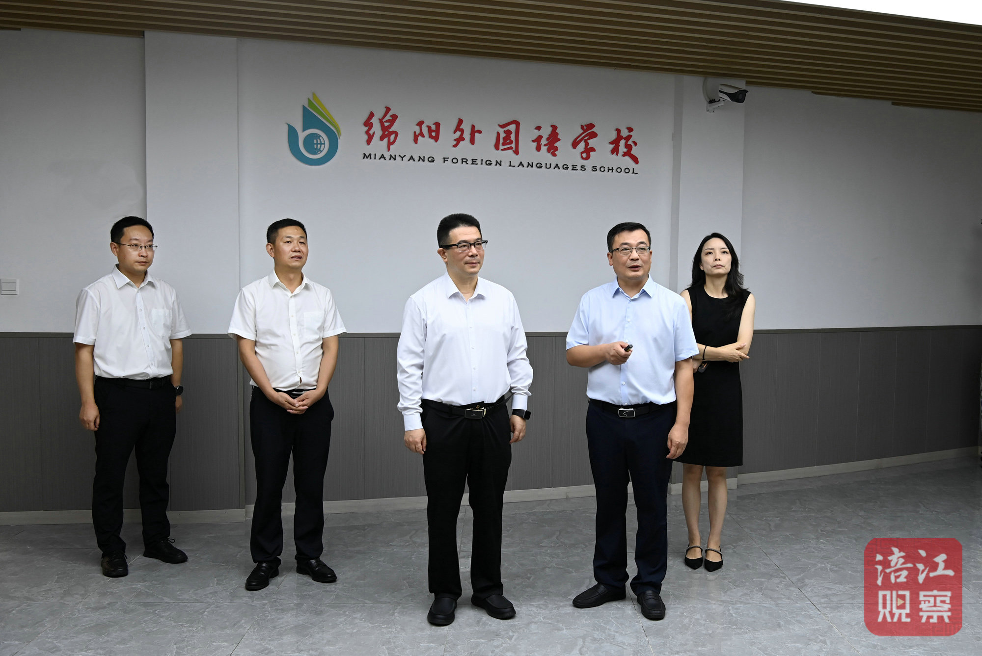 2024年9月9日，李云調(diào)研教育發(fā)展情況、慰問教師代表9（外國語學(xué)校）  張莉 攝 (1).jpg